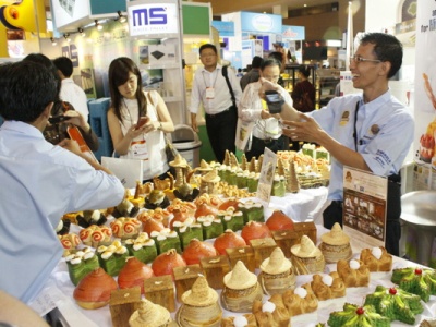 បង្កើនឱកាសវិនិយោគនៅមីយ៉ាន់ម៉ានិងឥណ្ឌូនេស៊ី